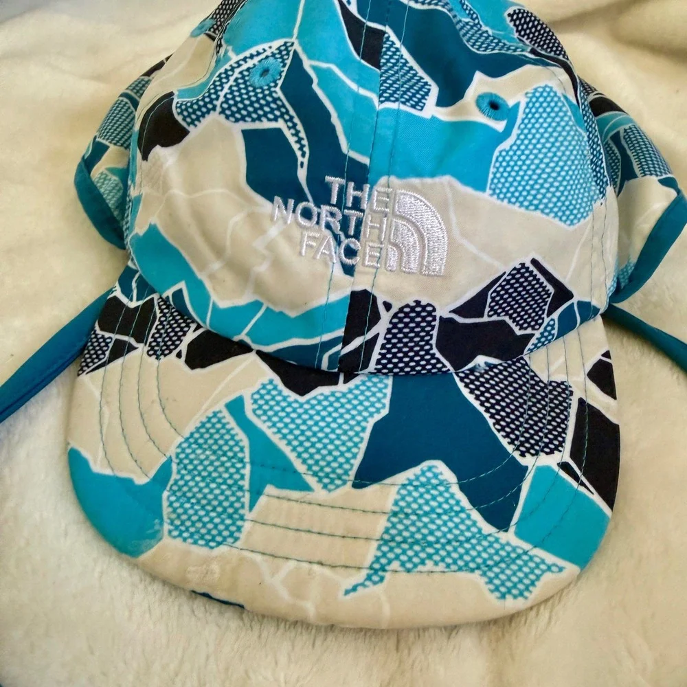 The North Face Infant Sun Hat Blue Geo Print Size 6-24M Chin Tie UPF 40 Brim